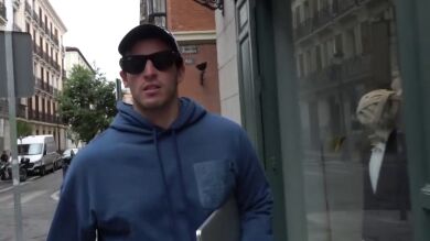 Íñigo Onieva desmiente que hayan invitado a Isabel Díaz Ayuso y a Almeida a su boda pese a que 