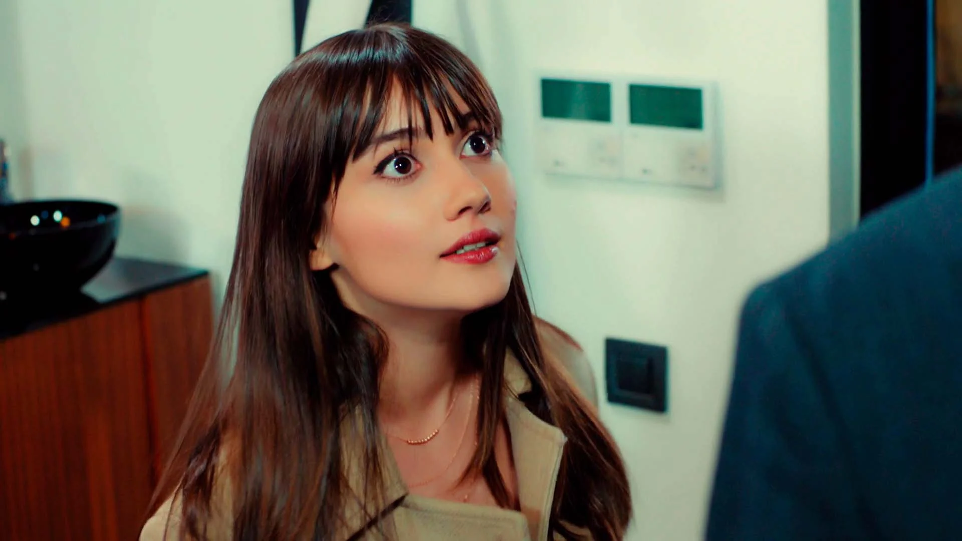 ¡Tremenda bronca entre Zeynep y Alihan!: “Te has acostado con una mujer para librarte de un trauma infantil” ¡Tremenda bronca entre Zeynep y Alihan!: “Te has acostado con una mujer para librarte de un trauma infantil”