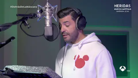 Paula Echevarría y Miguel Torres, en el estudio: "Él es karaoke-man" Paula Echevarría y Miguel Torres, en el estudio: "Él es karaoke-man"