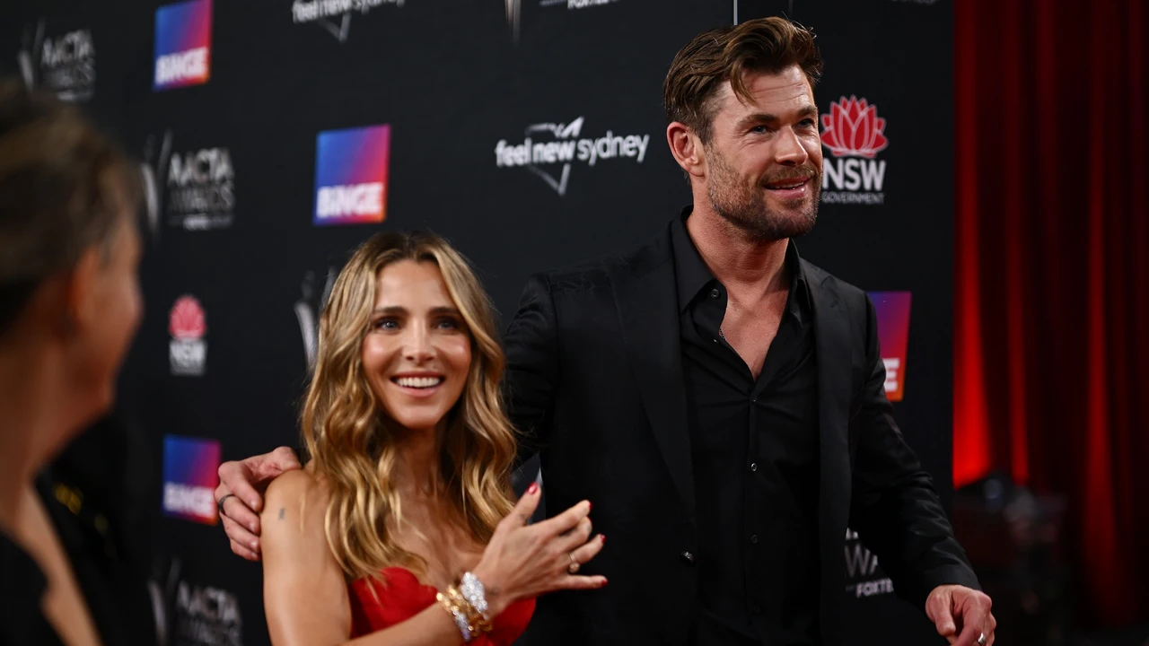 La chuleta que Elsa Pataky le ha escrito a Chris Hemsworth con la que se  burla de su español