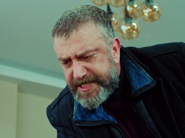 El padre de Yildiz regresa a la vida de Asuman: amenaza con matarla a ella y a Zeynep