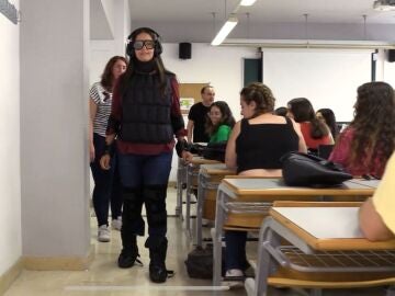 El 'traje de la vejez' de la Universidad de Granada