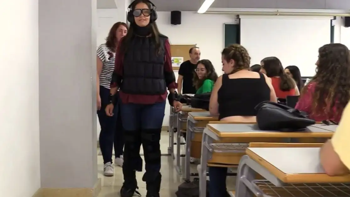 El 'traje de la vejez' de la Universidad de Granada