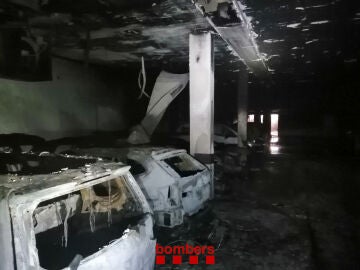 Imagen de los coches tras el incendio