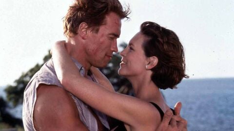 Arnold Schwarzenegger y Jamie Lee Curtis en 'Mentiras arriesgadas'
