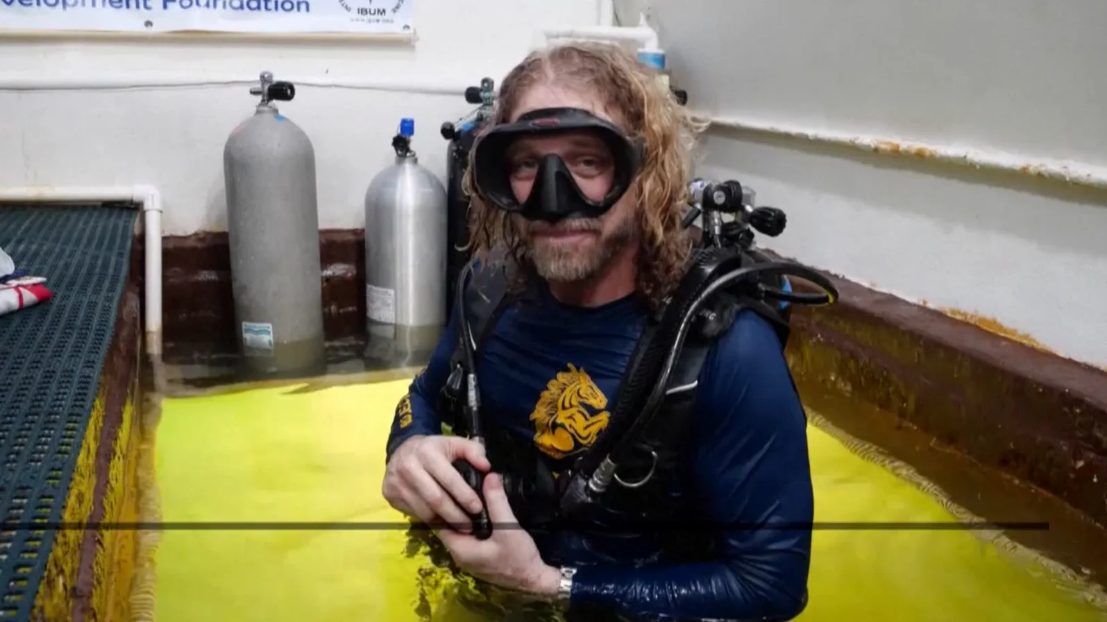 El m&eacute;dico Joe Dituri en su habit&aacute;culo submarino