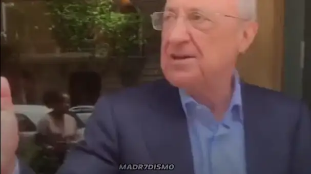 Florentino Pérez contestando a un aficionado Florentino Pérez contestando a un aficionado