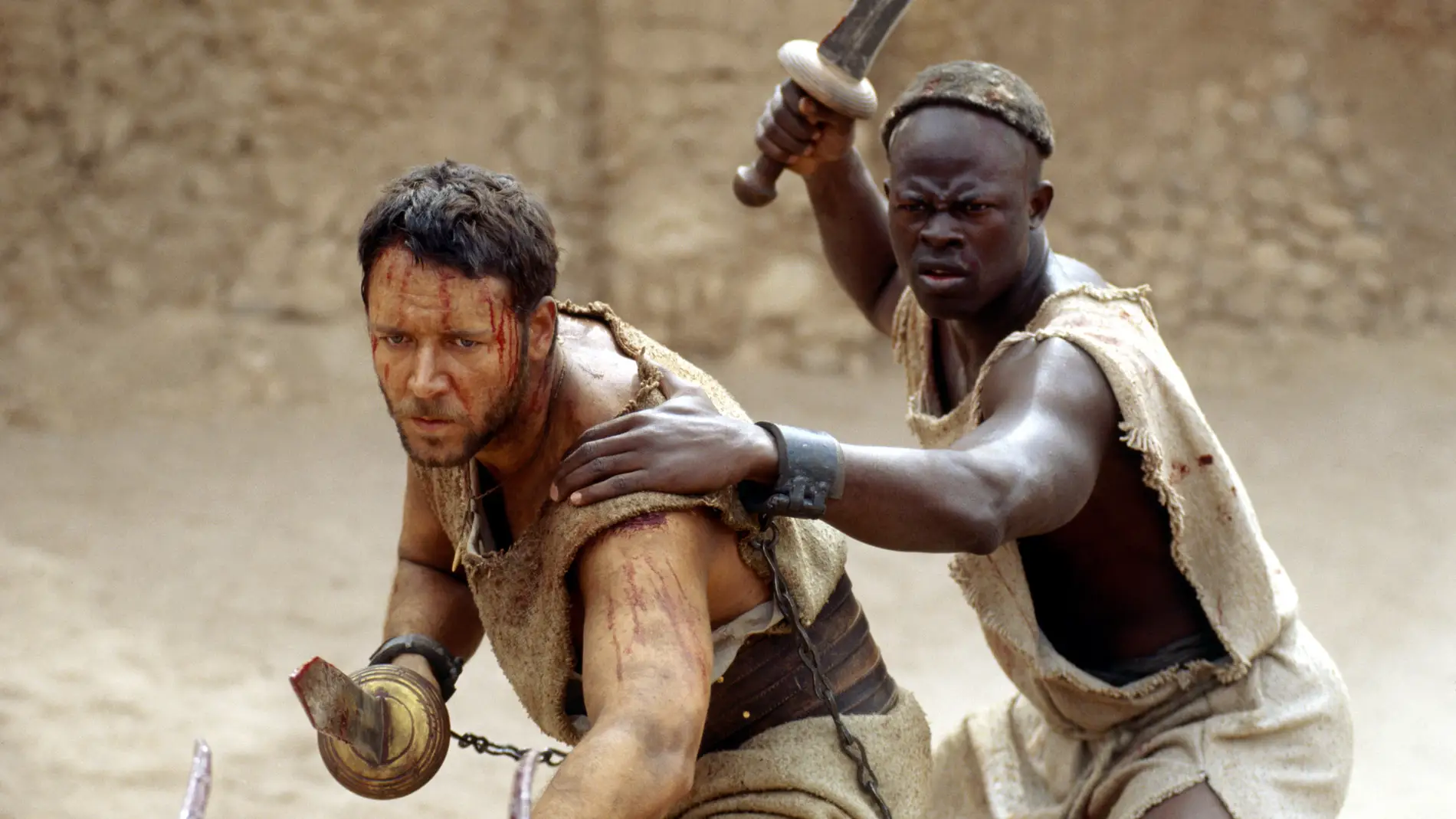 Russell Crowe y Djimon Hounsou en una escena de 'Gladiator'