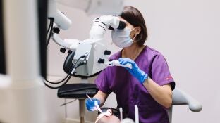 Imagen de archivo de un chico en el dentista
