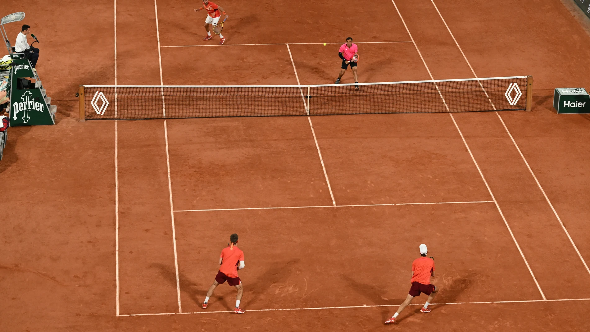 Austin Krajicek e Ivan Dodig contra Joran Vliegen y Sander Gille en la final de dobles en Roland Garros