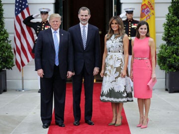 Los Reyes Felipe VI y Letizia, con Donald Trump y su mujer, Melania