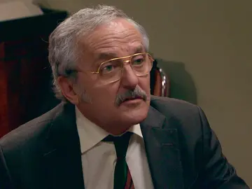 Luján intenta salvar a Carballo de la cárcel tras agredir a un policía: “¡Ha sido un accidente, márchate lejos!” Luján intenta salvar a Carballo de la cárcel tras agredir a un policía: “¡Ha sido un accidente, márchate lejos!”