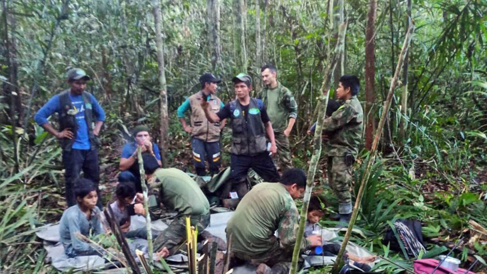 Exhaustos, asustados y con la mirada perdida: así encontraron a los 4 niños en la selva de Colombia