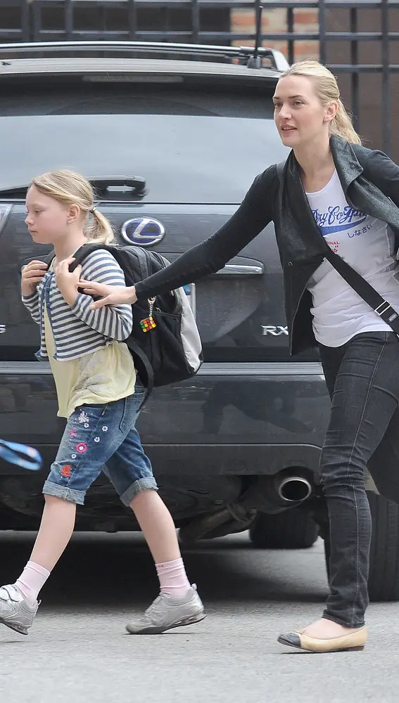 Kate Winslet y su hija Mia cuando era pequeña