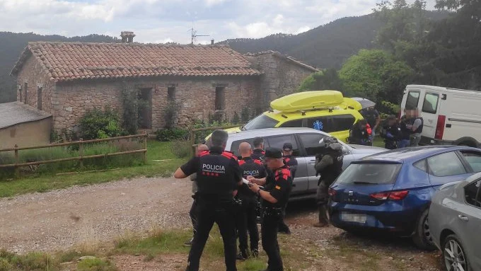 Mas&iacute;a en la que se ha atrincherado un hombre