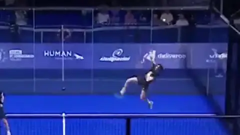 El puntazo de Mena en dieciseisavos del French Padel Open El puntazo de Mena en dieciseisavos del French Padel Open