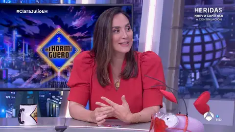 Tamara Falcó revela una exclusiva sobre su vestido de boda: ¡Hay 19 personas trabajando en los encajes! Tamara Falcó revela una exclusiva sobre su vestido de boda: ¡Hay 19 personas trabajando en los encajes!