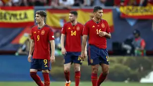 Gavi, Laporte y Rodri durante el partido