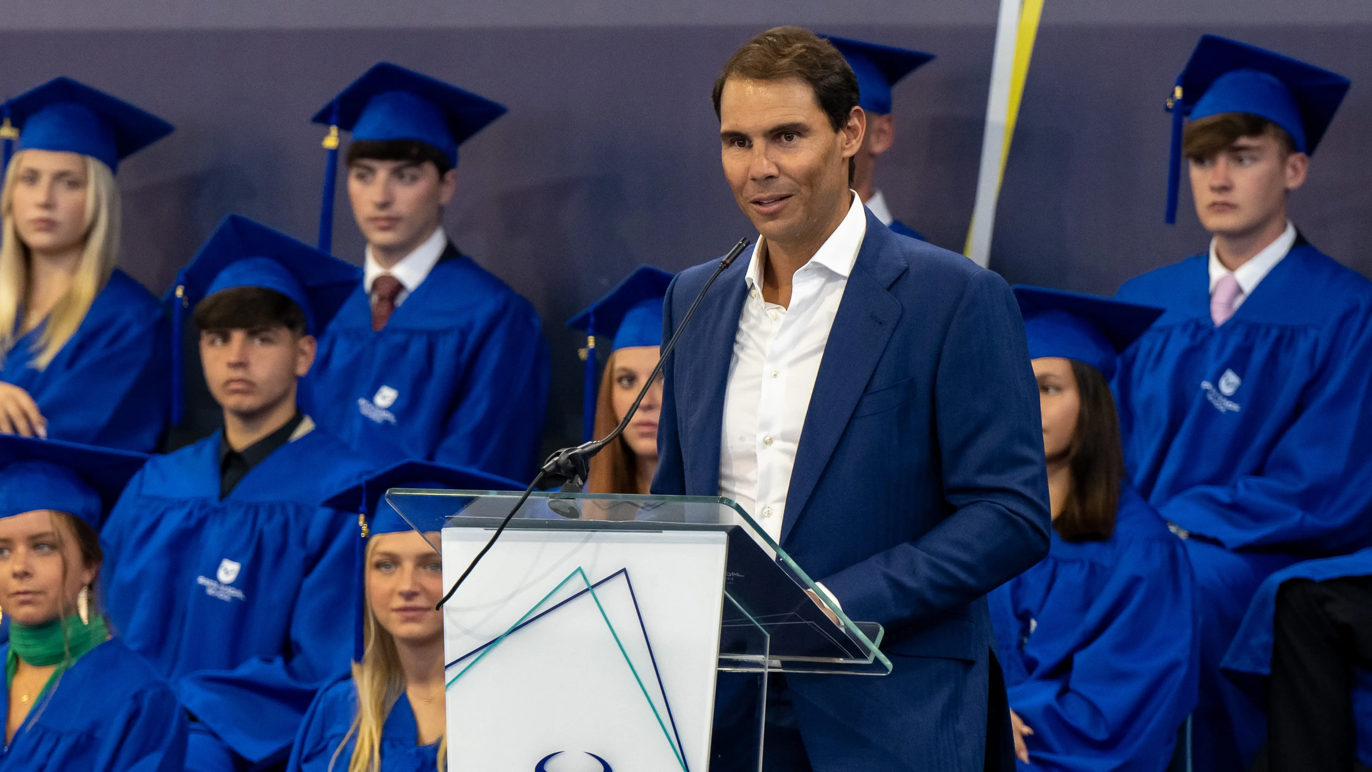 Rafa Nadal habla en la graduaci&oacute;n de 50 de los alumnos de la academia