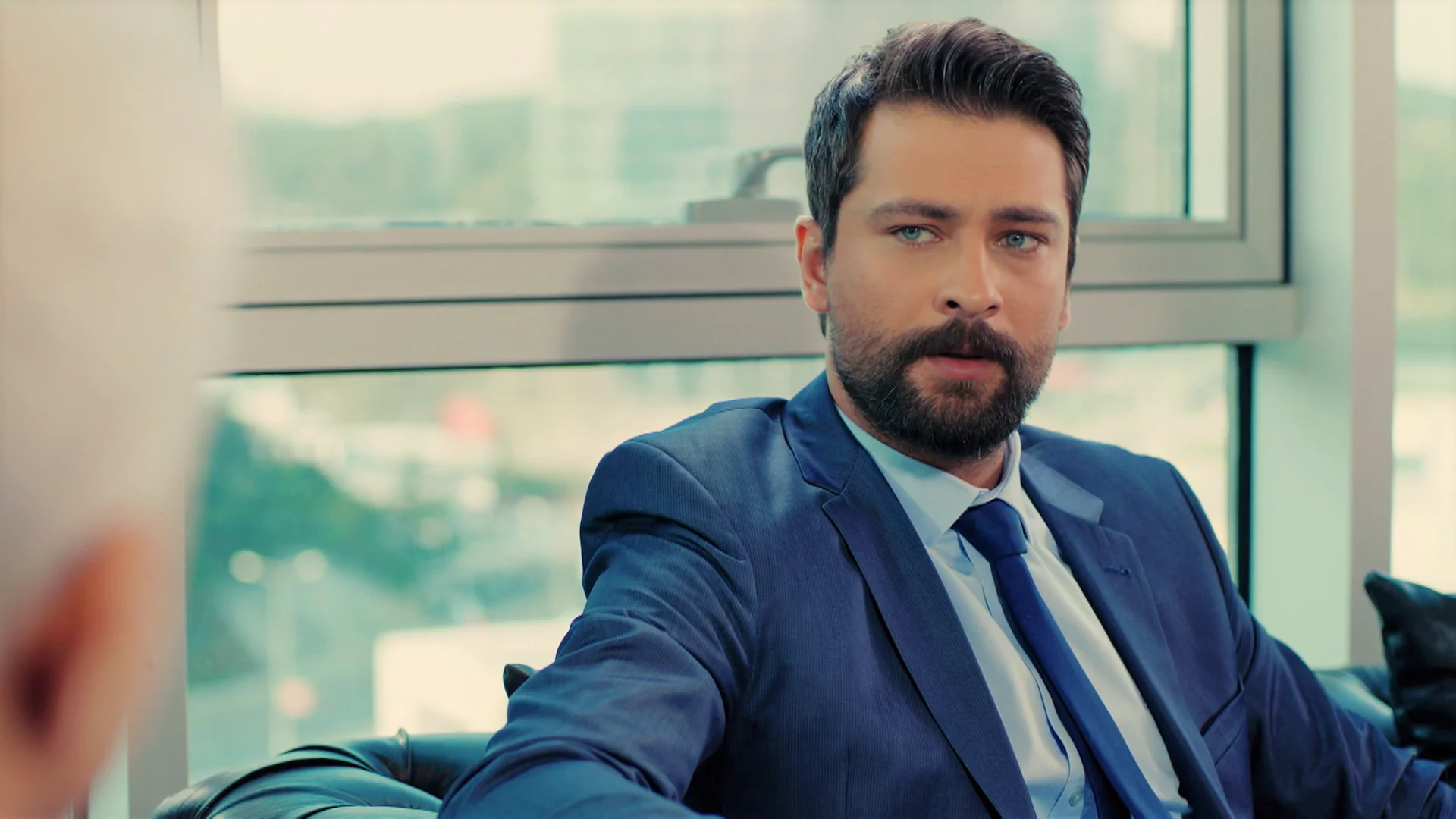Halit le pide a Alihan que espere al nuevo directivo para marcharse: &ldquo;No te precipites&rdquo;