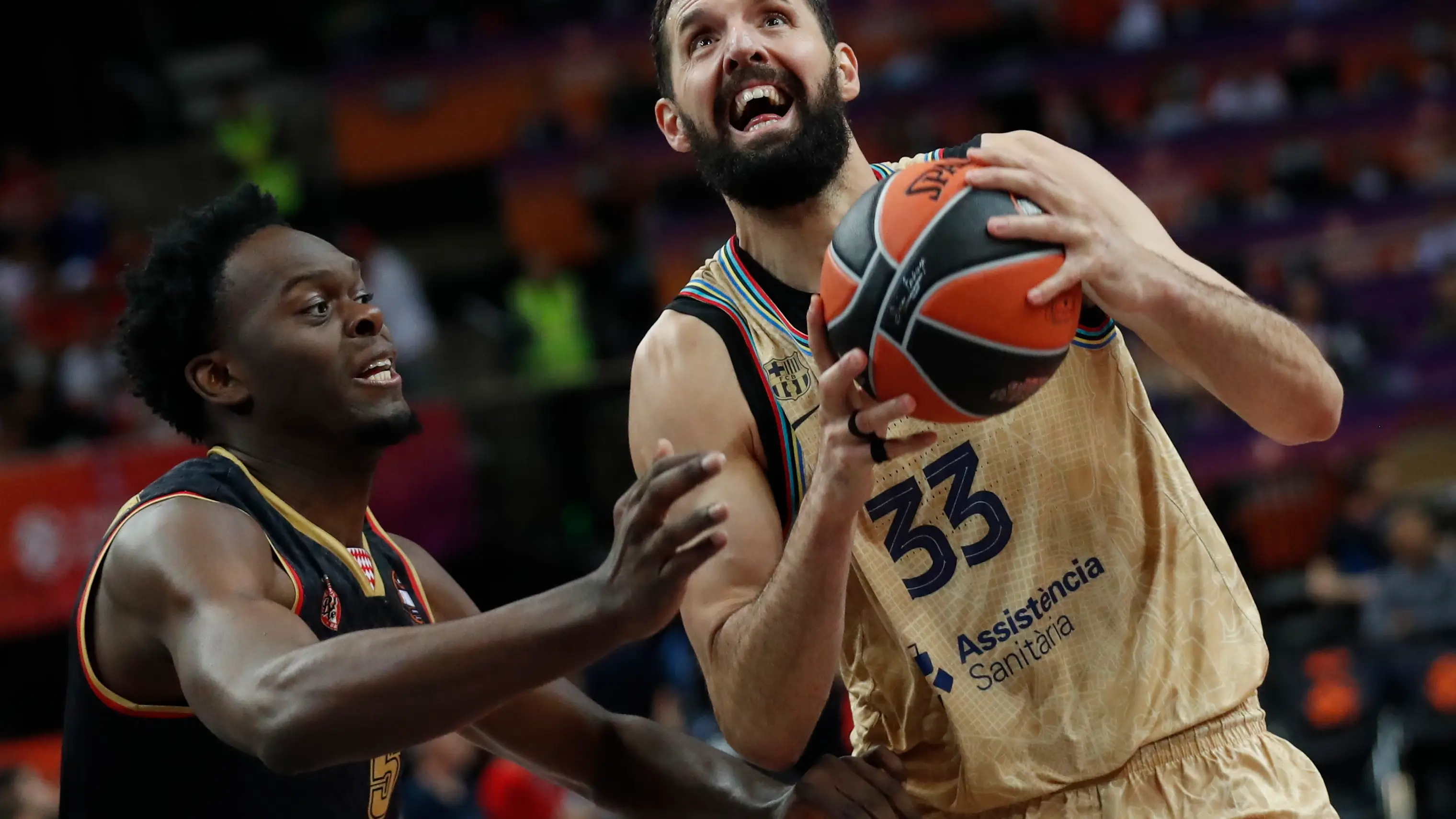Nikola Mirotic, en un partido con el Barcelona