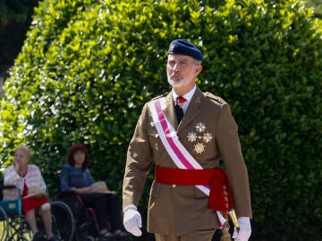 El rey Felipe VI preside el acto de jura de bandera de personal civil