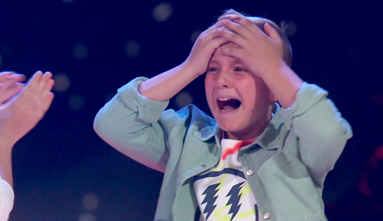Adri&aacute;n rompe a llorar tras ser elegido por el p&uacute;blico como primer semifinalista de &lsquo;La Voz Kids&rsquo;