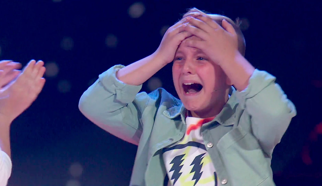 Adrián rompe a llorar tras ser elegido por el público como primer semifinalista de ‘La Voz Kids’