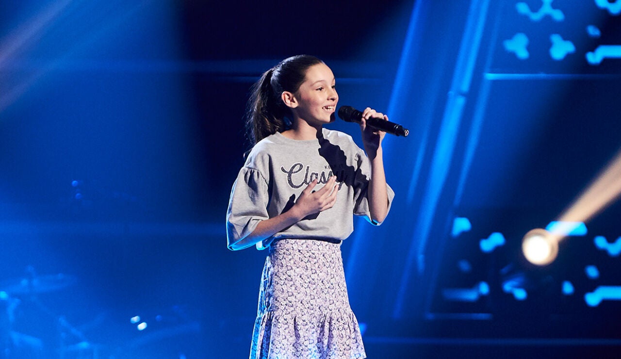 Martina, perfecci&oacute;n y precisi&oacute;n en el escenario con su versi&oacute;n en catal&aacute;n de &lsquo;La rosa&rsquo;