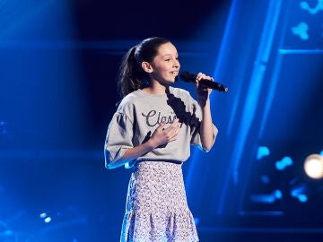 Martina, perfecci&oacute;n y precisi&oacute;n en el escenario con su versi&oacute;n en catal&aacute;n de &lsquo;La rosa&rsquo;