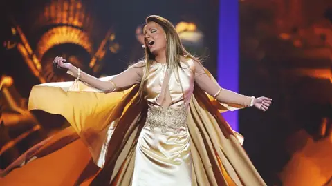 Josie cumple una fantasía al vestir como Celine Dion y cantar ‘I´m alive’ Josie cumple una fantasía al vestir como Celine Dion y cantar ‘I´m alive’