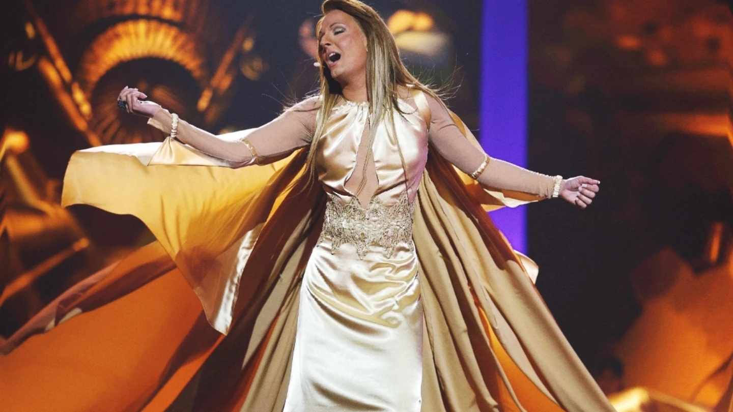 Josie cumple una fantas&iacute;a al vestir como Celine Dion y cantar &lsquo;I&acute;m alive&rsquo; 