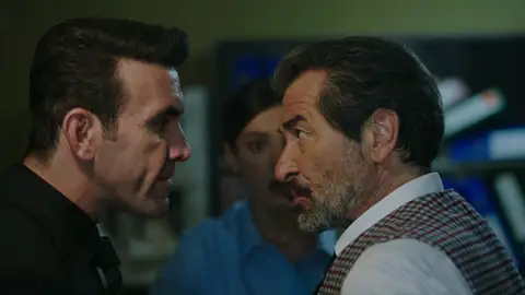 Pars pierde el control y se enfrenta a Yekta: “Usted fue la última persona que vio a mi hermana con vida” Pars pierde el control y se enfrenta a Yekta: “Usted fue la última persona que vio a mi hermana con vida”