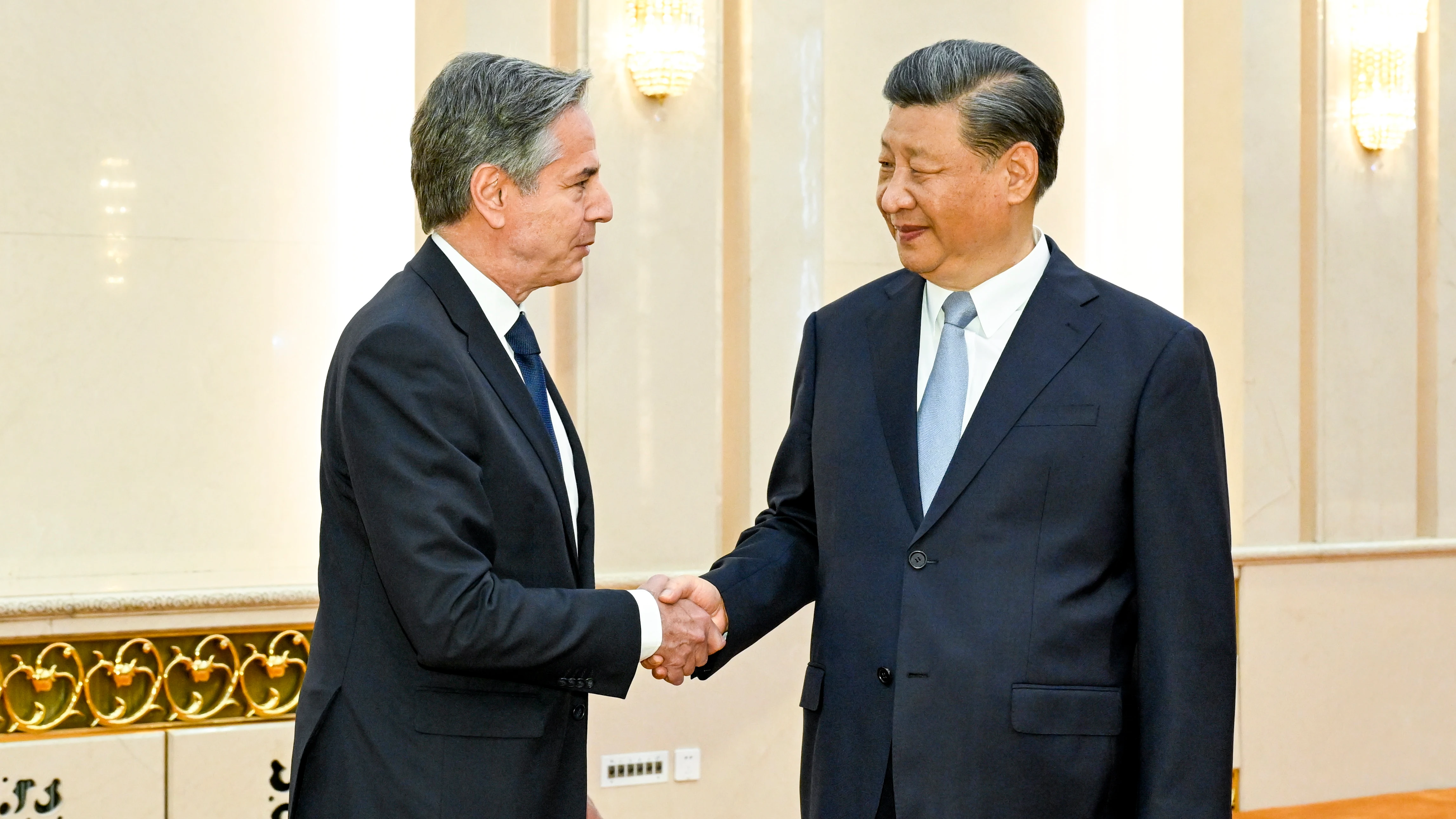 El presidente chino, Xi Jinping, y el secretario de Estado de EEUU, Antony Blinken El presidente chino, Xi Jinping, y el secretario de Estado de EEUU, Antony Blinken