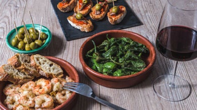 Qué tapas pedir en una cena de grupo para disfrutar y no engordar