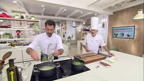 Cuécelas en otra cazuela con agua hirviendo Cuécelas en otra cazuela con agua hirviendo