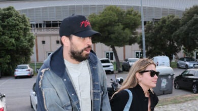 Clara Chía, grabada así de relajada con sus amigos en medio de rumores de boda con Piqué