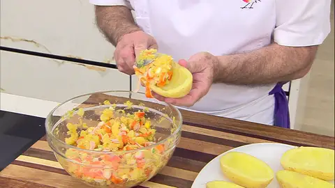 Comienza a rellenar las patatas comienza a rellenar las patatas