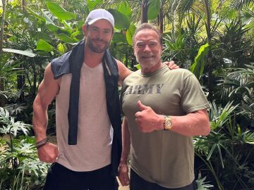 Chris Hemsworth y Arnold Schwarzenegger