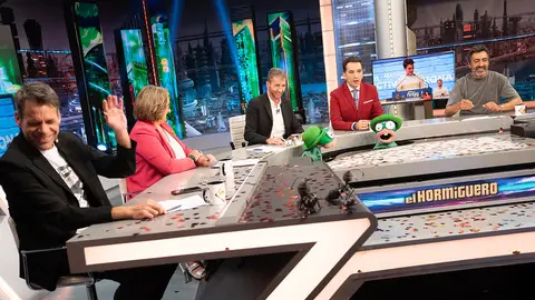 ¿Serías capaz de comerte a tu perro? El surrealista debate durante la 'tertulia caníbal' de 'El Hormiguero' ¿Serías capaz de comerte a tu perro? El surrealista debate durante la 'tertulia caníbal' de 'El Hormiguero'