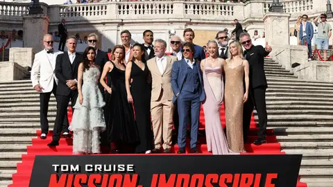 Tom Cruise y el reparto de 'Misión Imposible 7' en el estreno en Roma Tom Cruise y el reparto de 'Misión Imposible 7' en el estreno en Roma