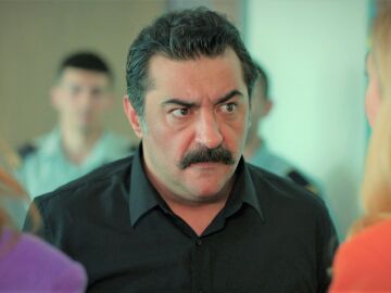 Akif, sin palabras al descubrir que est&aacute; en la ruina por culpa de Nebahat y Ayla: &ldquo;Os hundir&eacute; y me vengar&eacute;&rdquo;