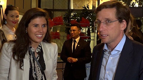 José Luis Martínez Almeida y su novia, Teresa Urquijo