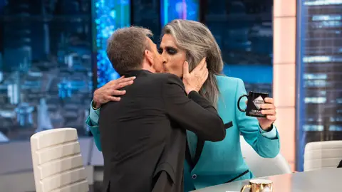 El beso de Mario Vaquerizo y Pablo Motos El beso de Mario Vaquerizo y Pablo Motos
