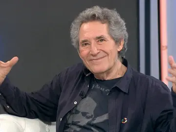 El público de 'Y ahora Sonsoles' se atreve con el 'Santa Lucía' de Miguel Ríos: "Habéis conseguido picarme" El público de 'Y ahora Sonsoles' se atreve con el 'Santa Lucía' de Miguel Ríos: "Habéis conseguido picarme"