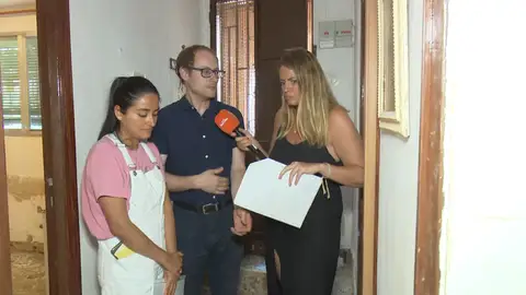 Les vendieron una vivienda en ruinas e inhabitable por 83.000 euros: "La casa se puede caer en cualquier momento" Les vendieron una vivienda en ruinas e inhabitable por 83.000 euros: "La casa se puede caer en cualquier momento"