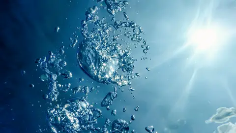 Burbujas bajo el agua
