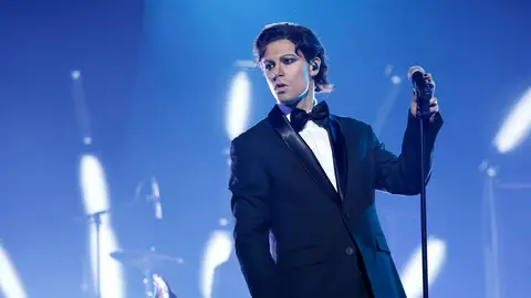 ¡Impresionante! Alfred García, trajeado pero rebelde como Maneskin con ‘Beggin´’ ¡Impresionante! Alfred García, trajeado pero rebelde como Maneskin con ‘Beggin´’