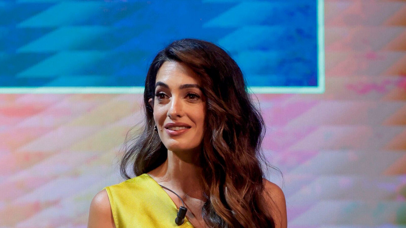 Amal Clooney y Céline Cousteau participan en la Conferencia mundial 'We Choose Earth' en Madrid