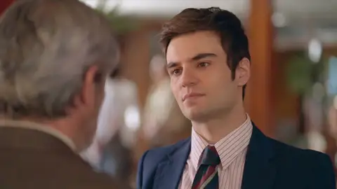 Alberto advierte a Vicente tras descubrir su estrategia con Andrea: “No voy a permitir que te aproveches de ella” Alberto advierte a Vicente tras descubrir su estrategia con Andrea: “No voy a permitir que te aproveches de ella”